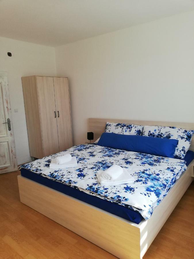 Apartman Julrich Vrbov Exterior foto